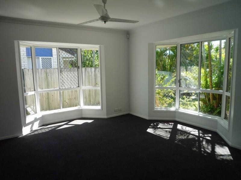 27 Coolabah Crescent, Bridgeman Downs QLD 4035