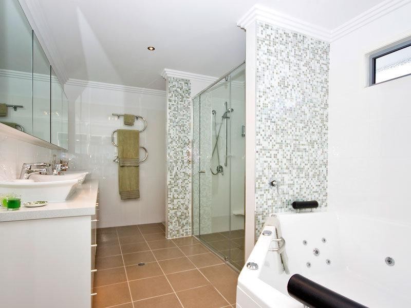 127 White Street, Wavell Heights QLD 4012