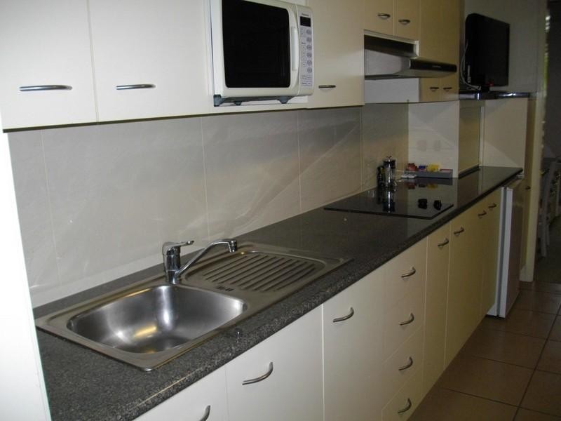 233/85 Deakin Street, Kangaroo Point QLD 4169