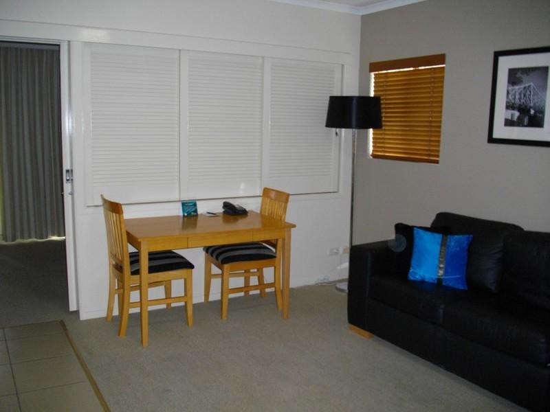 233/85 Deakin Street, Kangaroo Point QLD 4169