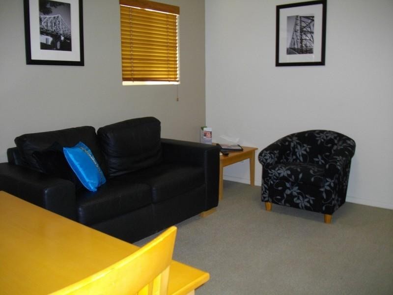 233/85 Deakin Street, Kangaroo Point QLD 4169