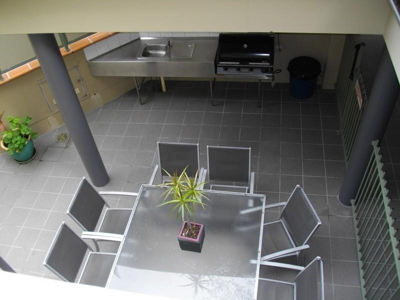 233/85 Deakin Street, Kangaroo Point QLD 4169