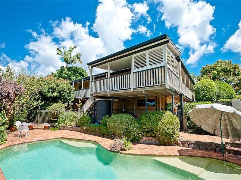 2 Fairhaven Street, Bridgeman Downs QLD 4035