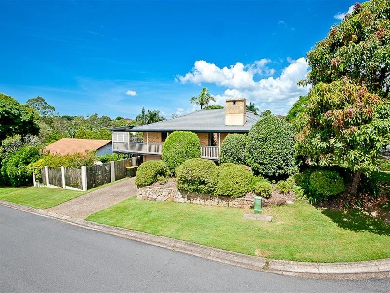 2 Fairhaven Street, Bridgeman Downs QLD 4035