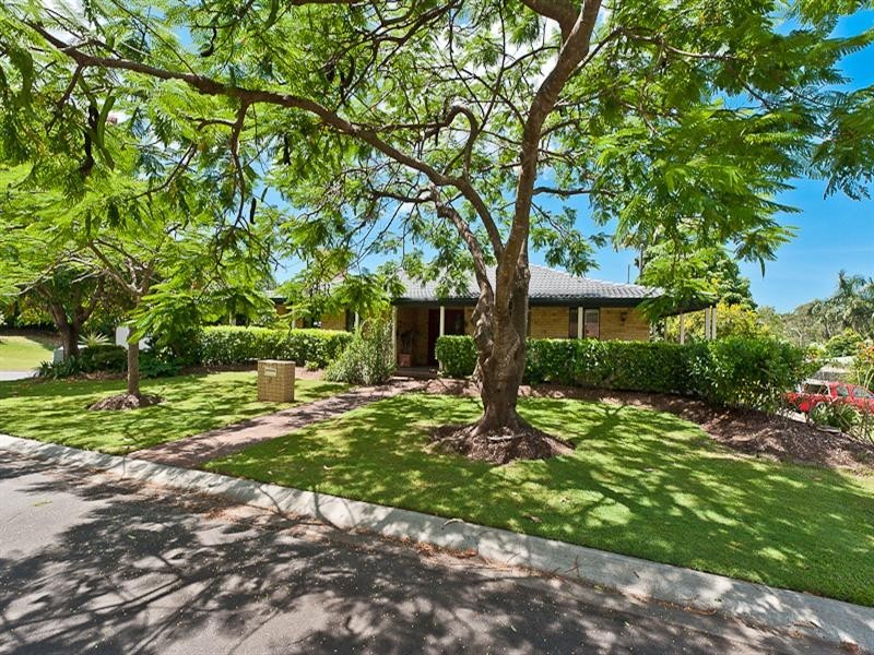 2 Fairhaven Street, Bridgeman Downs QLD 4035