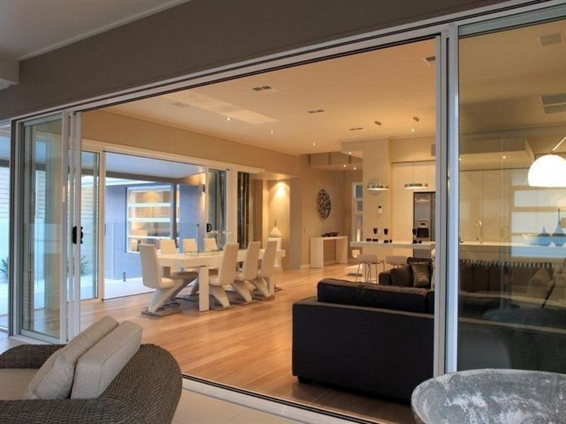 1 John Markwell Parade, Daisy Hill QLD 4127