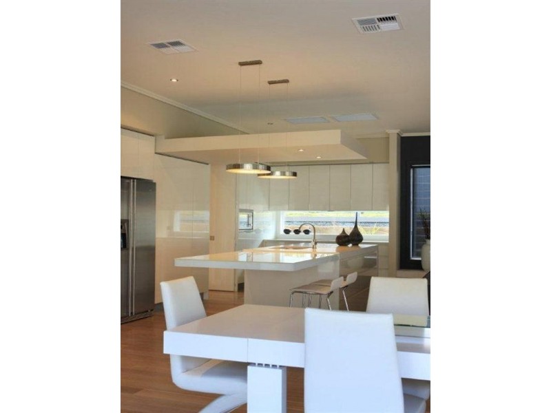 1 John Markwell Parade, Daisy Hill QLD 4127