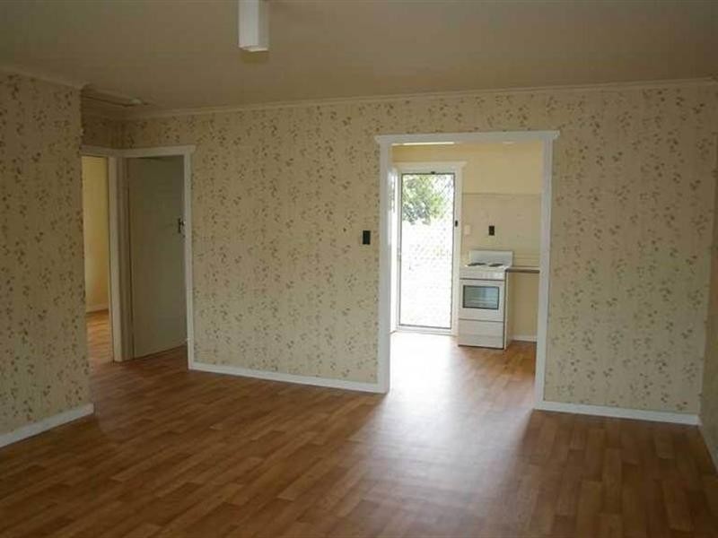 2/81 Biggs Avenue, Beachmere QLD 4510