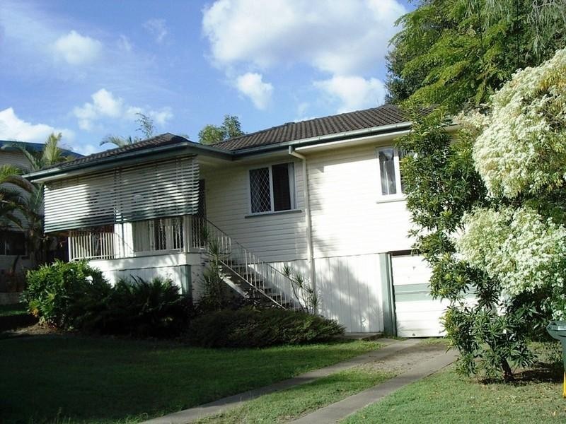 18 Narthanya Street, Chermside West QLD 4032