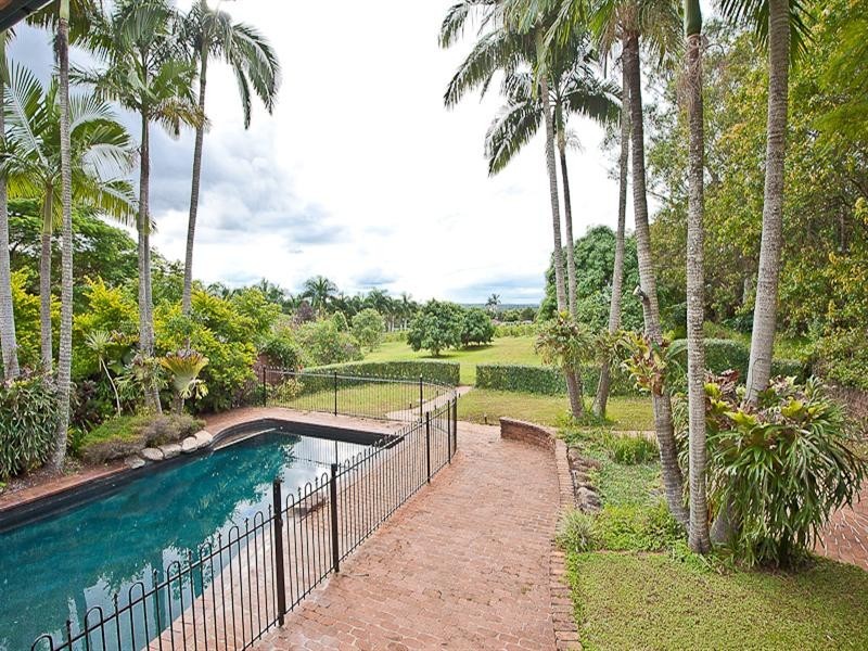 2047 Roghan Road, Bridgeman Downs QLD 4035