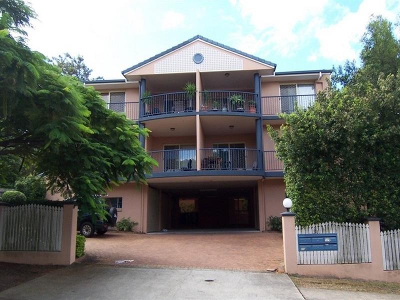 2/31 Rainey Street, Chermside QLD 4032