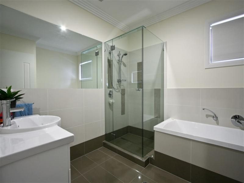 12 Silverbirch Place, Bridgeman Downs QLD 4035