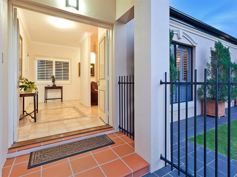 10 Flametree Street, Bridgeman Downs QLD 4035