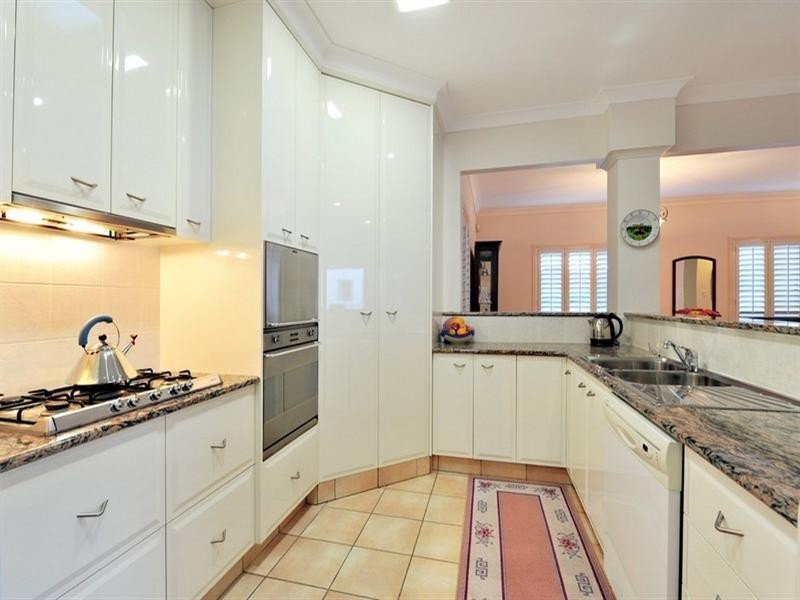 10 Flametree Street, Bridgeman Downs QLD 4035