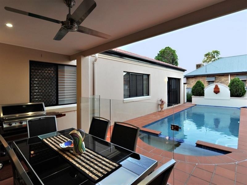 10 Flametree Street, Bridgeman Downs QLD 4035