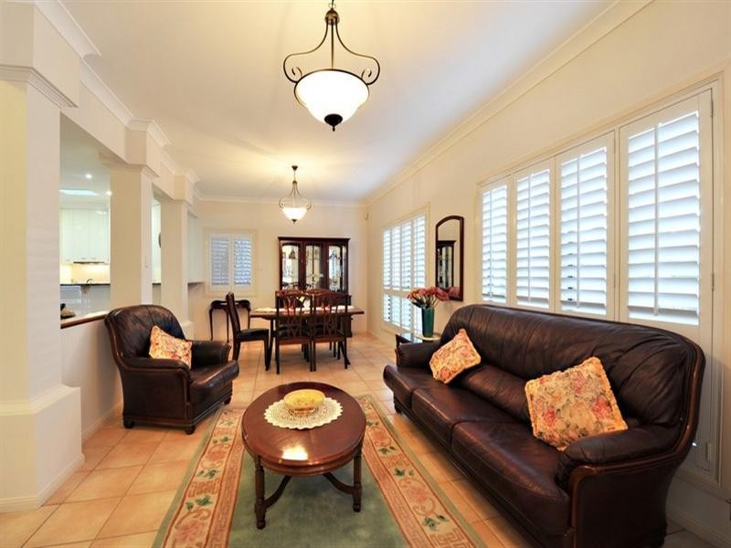 10 Flametree Street, Bridgeman Downs QLD 4035