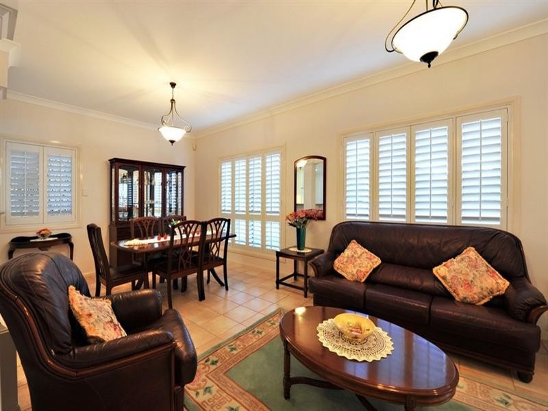 10 Flametree Street, Bridgeman Downs QLD 4035