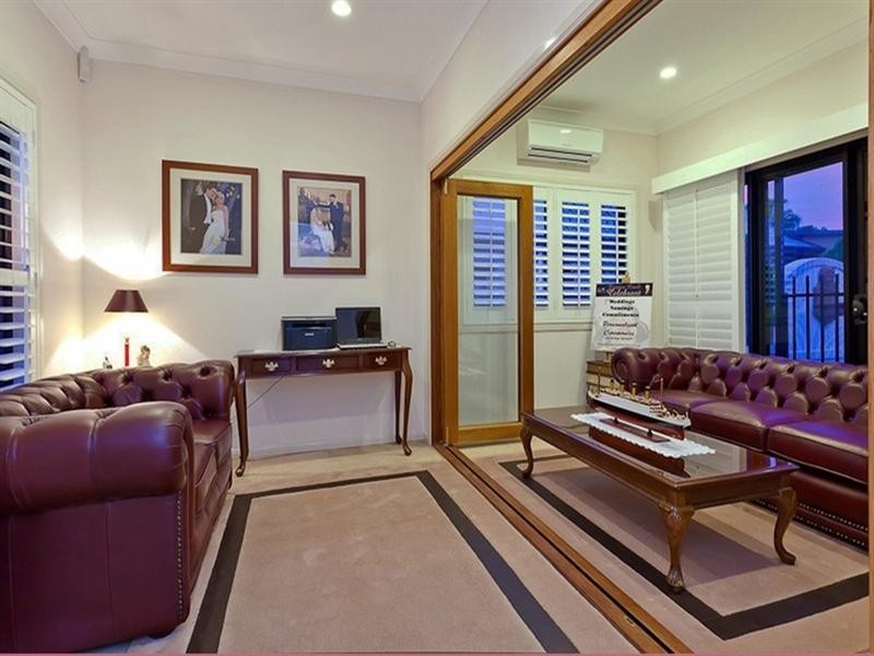 10 Flametree Street, Bridgeman Downs QLD 4035