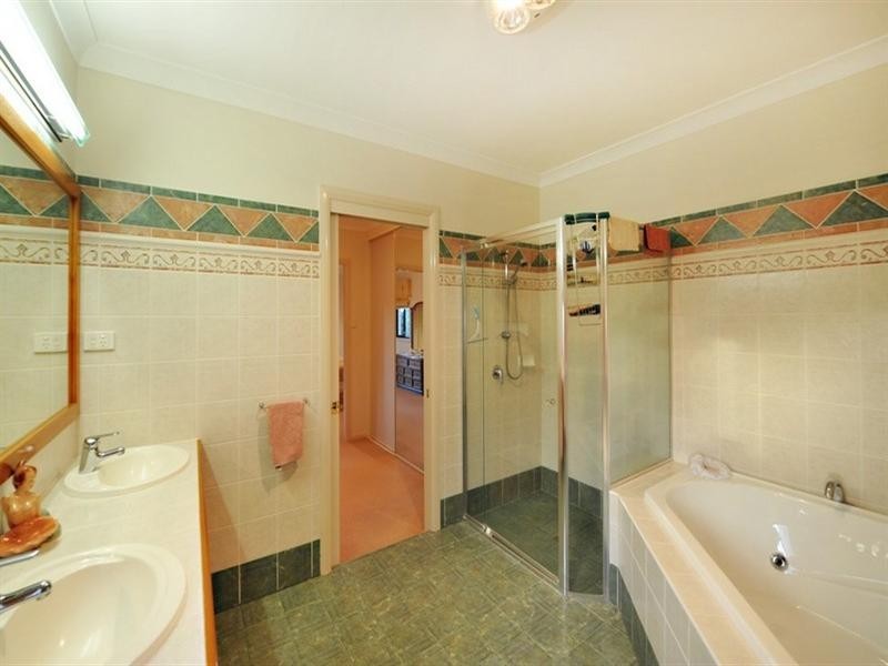 10 Flametree Street, Bridgeman Downs QLD 4035