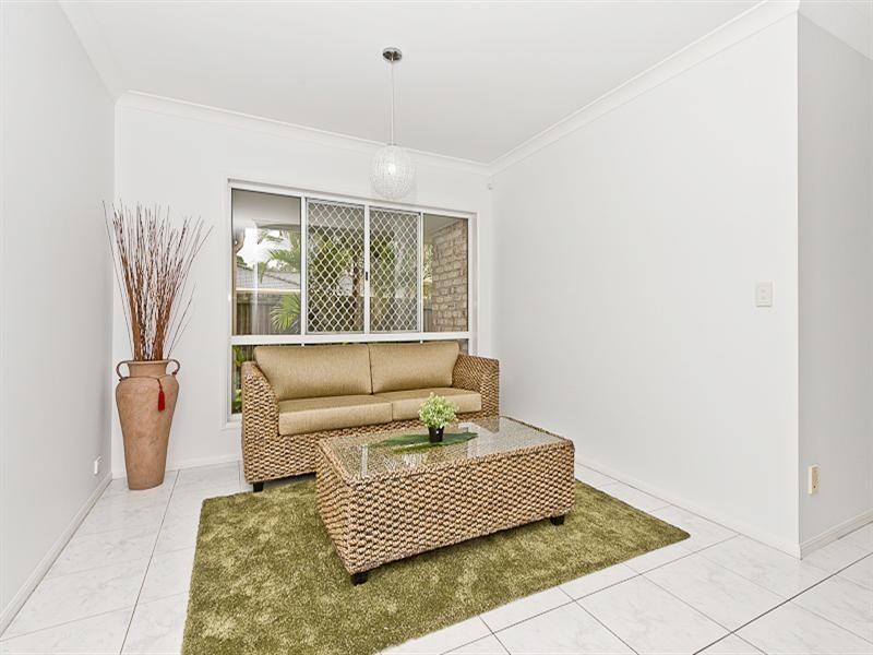 27 Coolabah Crescent, Bridgeman Downs QLD 4035