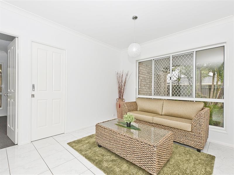 27 Coolabah Crescent, Bridgeman Downs QLD 4035