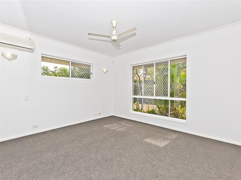 27 Coolabah Crescent, Bridgeman Downs QLD 4035