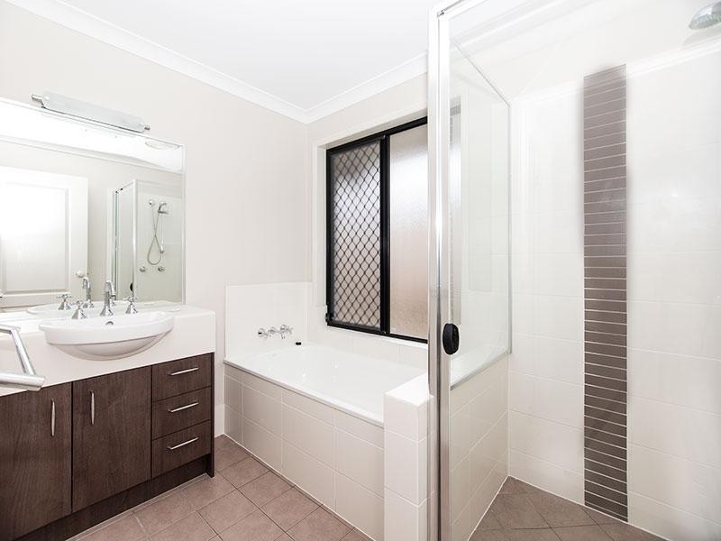 21 Serendipita Street, Bridgeman Downs QLD 4035