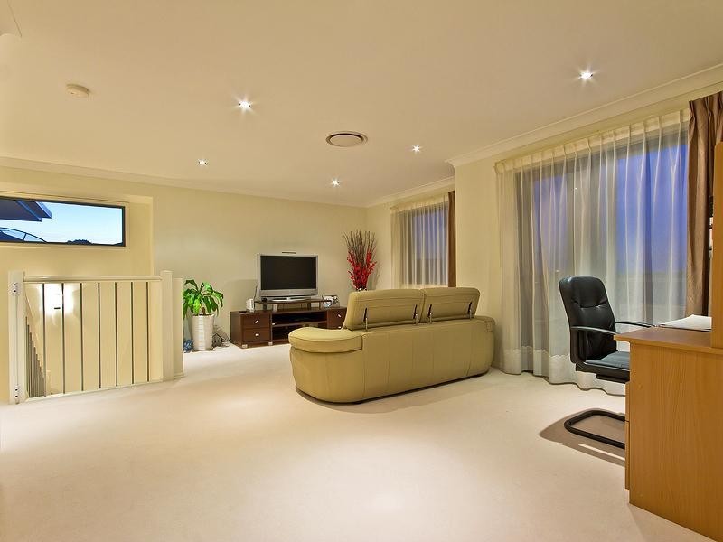 16 Azienda Place, Bridgeman Downs QLD 4035