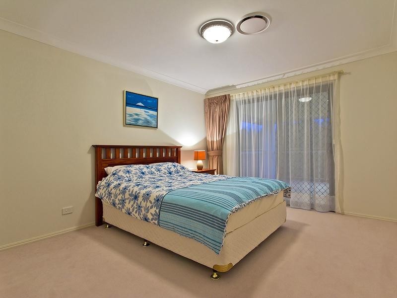 16 Azienda Place, Bridgeman Downs QLD 4035