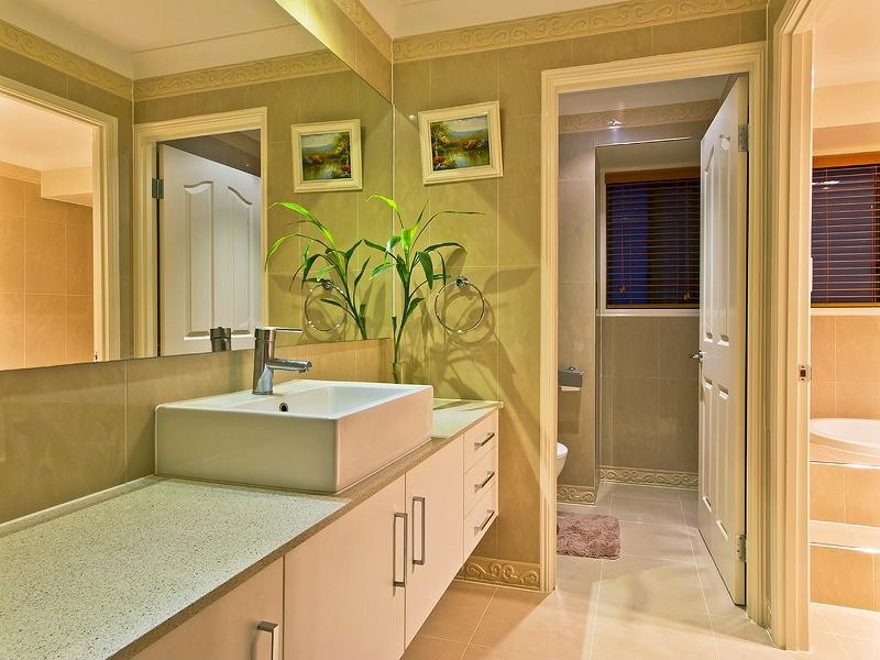 16 Azienda Place, Bridgeman Downs QLD 4035