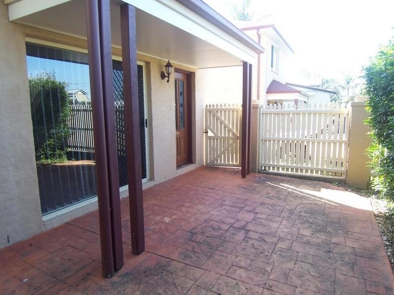 2/55 Latham Street, Chermside QLD 4032