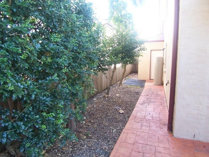 2/55 Latham Street, Chermside QLD 4032