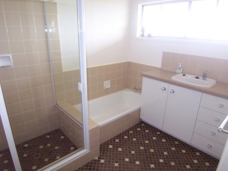 11 Belfort Street, Stafford Heights QLD 4053