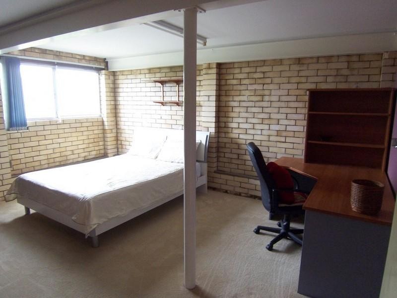 11 Belfort Street, Stafford Heights QLD 4053