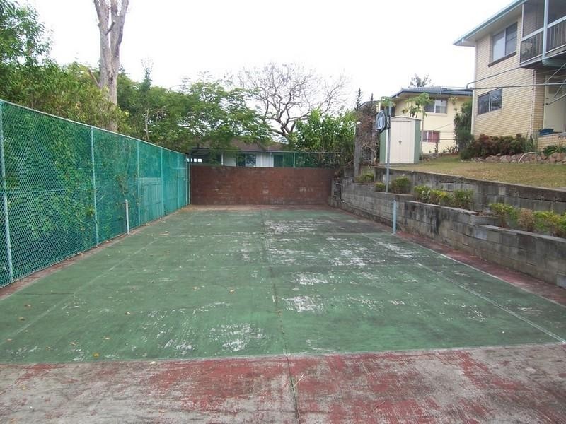 11 Belfort Street, Stafford Heights QLD 4053