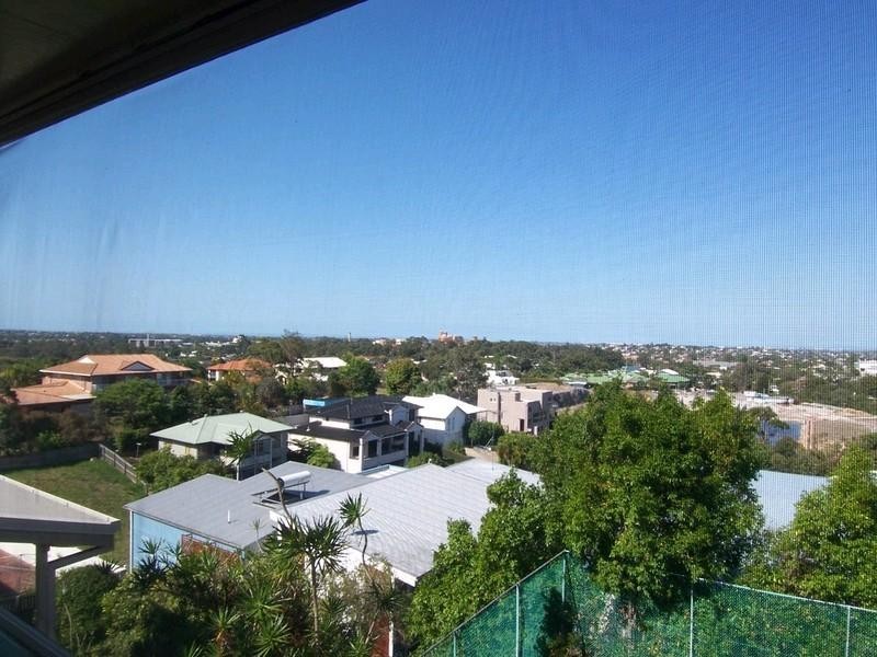 11 Belfort Street, Stafford Heights QLD 4053