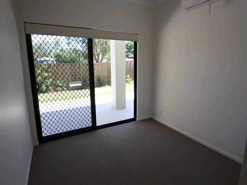 2/12 Seeney Street, Zillmere QLD 4034