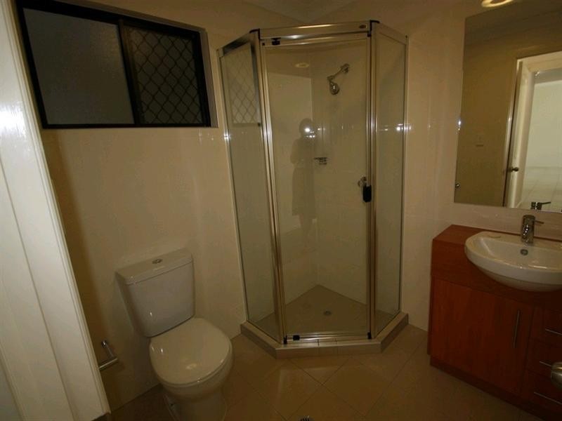 2/12 Seeney Street, Zillmere QLD 4034