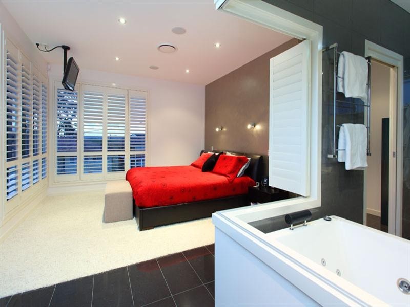 33 Graymond Street, Chermside West QLD 4032