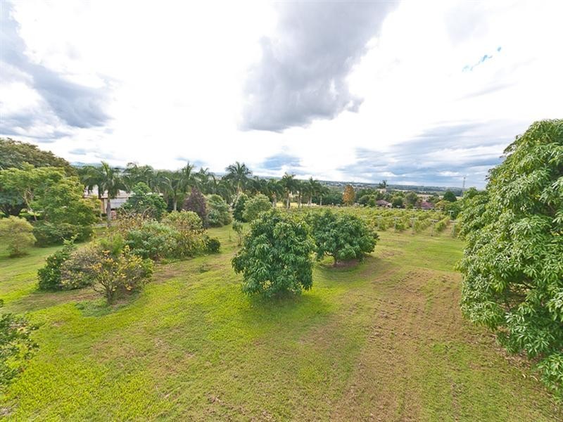 2047 Roghan Road, Bridgeman Downs QLD 4035