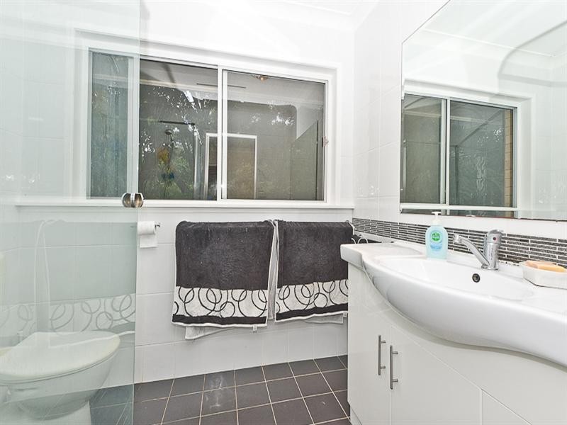 2047 Roghan Road, Bridgeman Downs QLD 4035