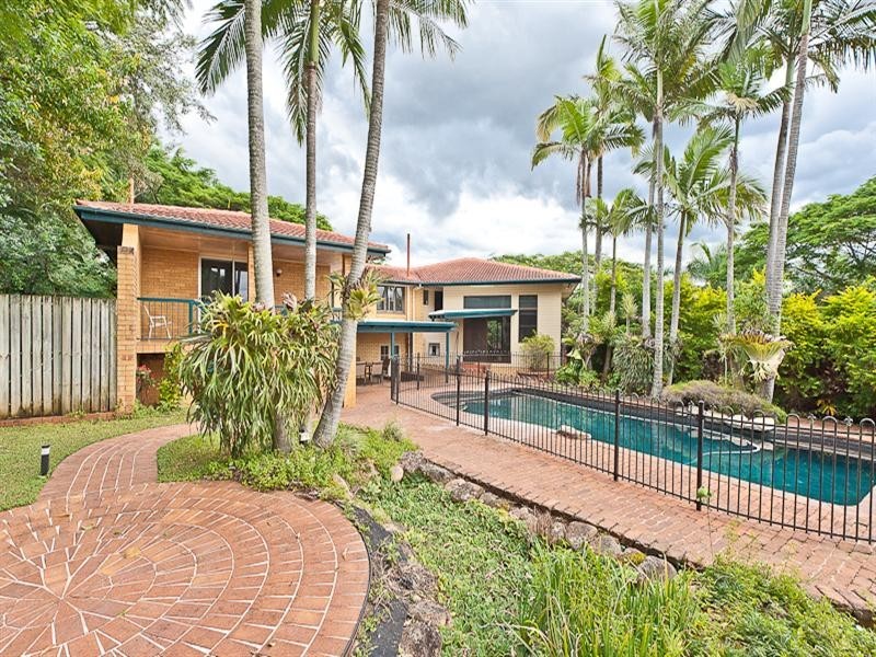 2047 Roghan Road, Bridgeman Downs QLD 4035