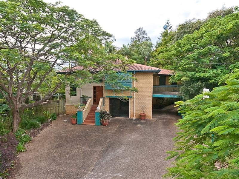 2047 Roghan Road, Bridgeman Downs QLD 4035