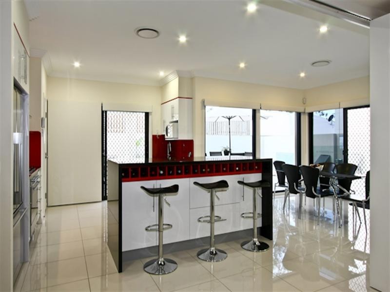 12 Silverbirch Place, Bridgeman Downs QLD 4035