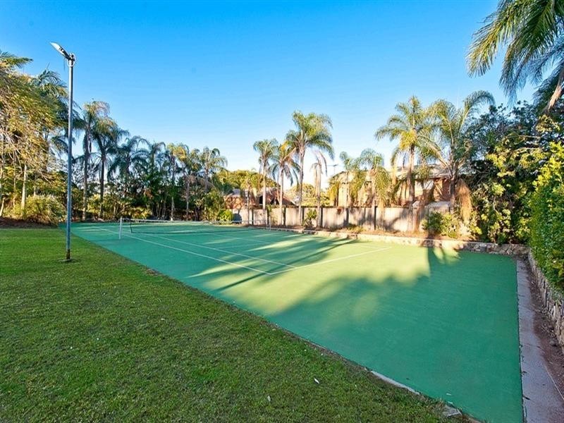 8 Cowie Road, Carseldine QLD 4034