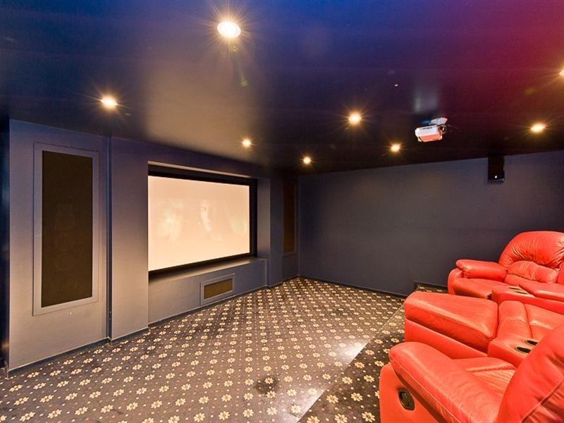 8 Cowie Road, Carseldine QLD 4034