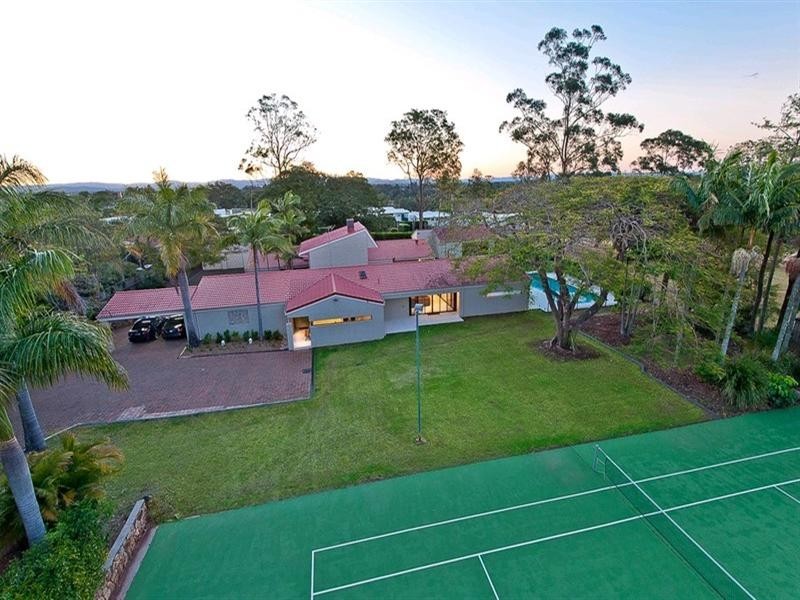 8 Cowie Road, Carseldine QLD 4034