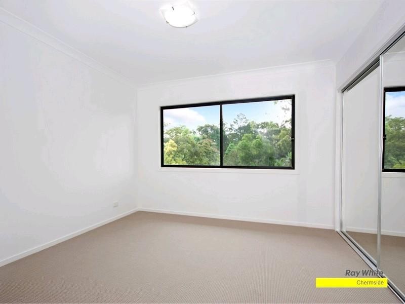 10 Amott Street, Stafford Heights QLD 4053