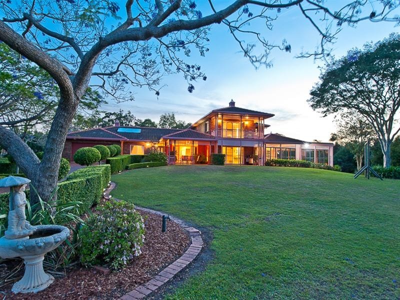 10 Stuart Close, Bridgeman Downs QLD 4035