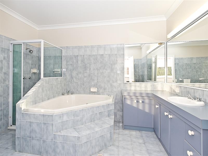 10 Stuart Close, Bridgeman Downs QLD 4035